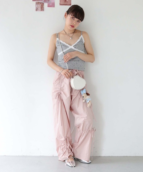 nomnom(ノムノム)の「【nomnom】花柄クロップドキャミソール(キャミソール・レディース・ベージュ/グレー/オフホワイト・FREE)」の13枚目の写真