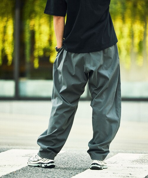 FREAK'S STORE(フリークスストア)の「限定展開 AiRide/エアライド ワイドシルエット クライミングパンツ(その他パンツ・メンズ・チャコールグレー/ブラック/ベージュ/ネイビー・SMALL/MEDIUM/LARGE)」の12枚目の写真