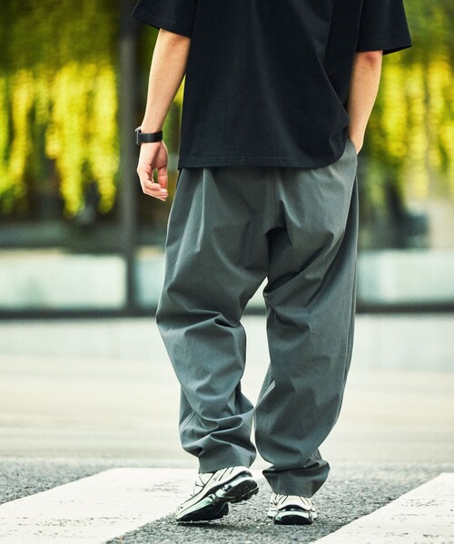 FREAK'S STORE(フリークスストア)の「限定展開 AiRide/エアライド ワイドシルエット クライミングパンツ(その他パンツ・メンズ・チャコールグレー/ブラック/ベージュ/ネイビー・SMALL/MEDIUM/LARGE)」の11枚目の写真