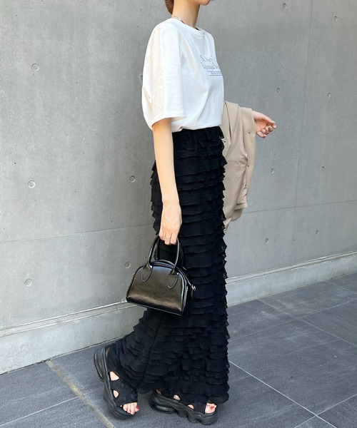 Futier land（フューティアランド）の「今っぽい小フリル＆のび～る快適さ。チビフリルタイトスカート（スカート・レディース・ホワイト/ブラック/グレー・FREE）」の4枚目の写真