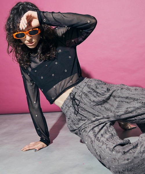 uyu.（ウユ）の「Rhinestone Damage Easy Pants / ラインストーンダメージイージーパンツ【uyu./ウユ】（その他パンツ・レディース・ブラック/ブラウン・M/S）」の4枚目の写真