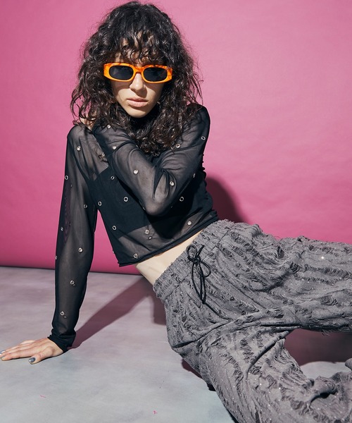 uyu.（ウユ）の「Rhinestone Damage Easy Pants / ラインストーンダメージイージーパンツ【uyu./ウユ】（その他パンツ・レディース・ブラック/ブラウン・M/S）」の3枚目の写真