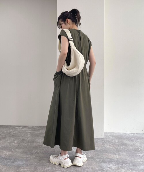 fredy emue(フレディエミュ)の「コットンナイロンドロストワンピース(ワンピース・レディース・カーキ/ブラック/オフホワイト・38)」の21枚目の写真