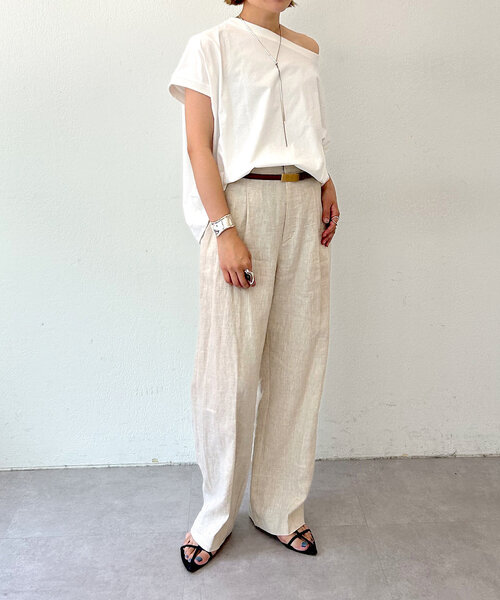 SHENERY（シーナリー）の「【着痩せアイテム】ピグメントボートネックカットソー（Tシャツ/カットソー・レディース・ライトベージュ/チャコールグレー/オフホワイト・FREE）」の5枚目の写真