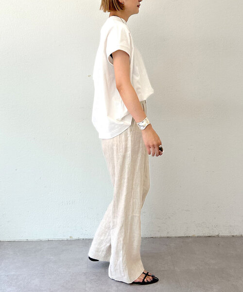 SHENERY（シーナリー）の「【着痩せアイテム】ピグメントボートネックカットソー（Tシャツ/カットソー・レディース・ライトベージュ/チャコールグレー/オフホワイト・FREE）」の7枚目の写真