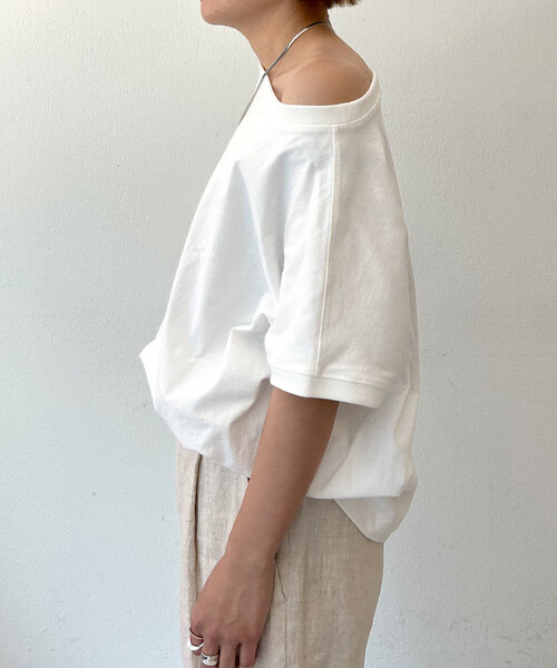 SHENERY（シーナリー）の「【着痩せアイテム】ピグメントボートネックカットソー（Tシャツ/カットソー・レディース・ライトベージュ/チャコールグレー/オフホワイト・FREE）」の12枚目の写真