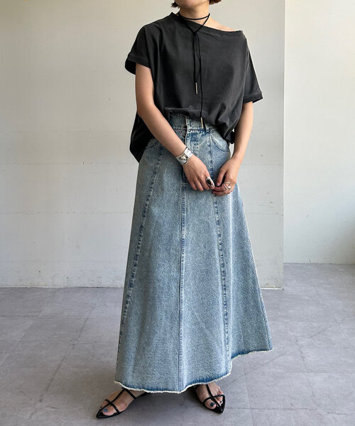 SHENERY（シーナリー）の「【着痩せアイテム】ピグメントボートネックカットソー（Tシャツ/カットソー・レディース・ライトベージュ/チャコールグレー/オフホワイト・FREE）」の14枚目の写真