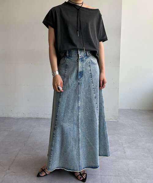 SHENERY（シーナリー）の「【着痩せアイテム】ピグメントボートネックカットソー（Tシャツ/カットソー・レディース・ライトベージュ/チャコールグレー/オフホワイト・FREE）」の16枚目の写真