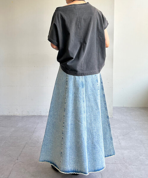 SHENERY（シーナリー）の「【着痩せアイテム】ピグメントボートネックカットソー（Tシャツ/カットソー・レディース・ライトベージュ/チャコールグレー/オフホワイト・FREE）」の18枚目の写真