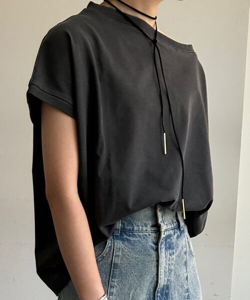 SHENERY（シーナリー）の「【着痩せアイテム】ピグメントボートネックカットソー（Tシャツ/カットソー・レディース・ライトベージュ/チャコールグレー/オフホワイト・FREE）」の21枚目の写真