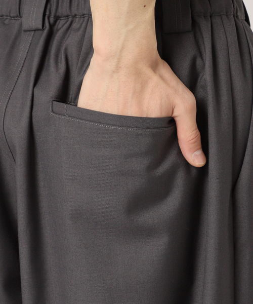 JOURNAL STANDARD（ジャーナルスタンダード）の「T/R モダン ワイドスラックス（スラックス・メンズ・ブラック/チャコールグレー/サファリグリーン・MEDIUM/LARGE）」の4枚目の写真