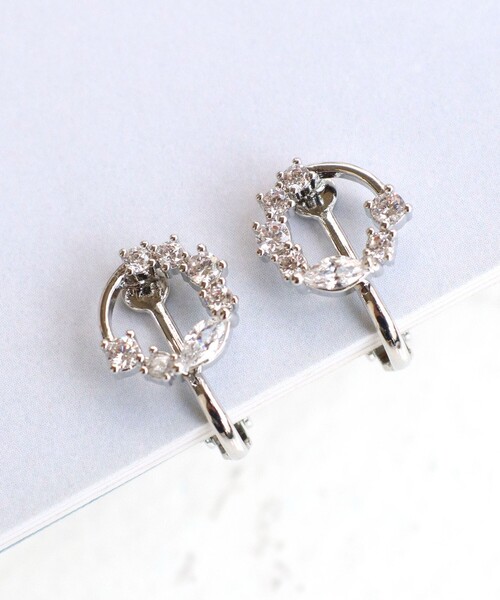 Tiaclasse(ティアクラッセ)の「【金属アレルギー対応】 サークルストーンイヤリング(イヤリング・レディース・シルバー/ピンクゴールド・FREE)」の1枚目の写真