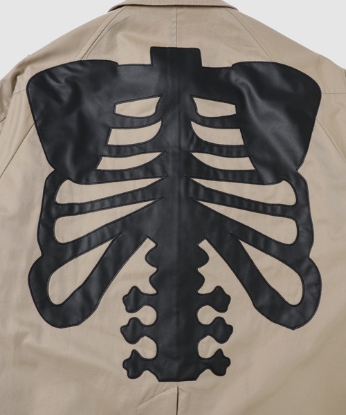 TAKAHIROMIYASHITATheSoloIst.(タカヒロミヤシタザソロイスト)の「soutien collar coat.(ステンカラーコート・メンズ・ブラック×ホワイト/ベージュ系その他2/ブラック×ブラック/ベージュ系その他・44)」の20枚目の写真