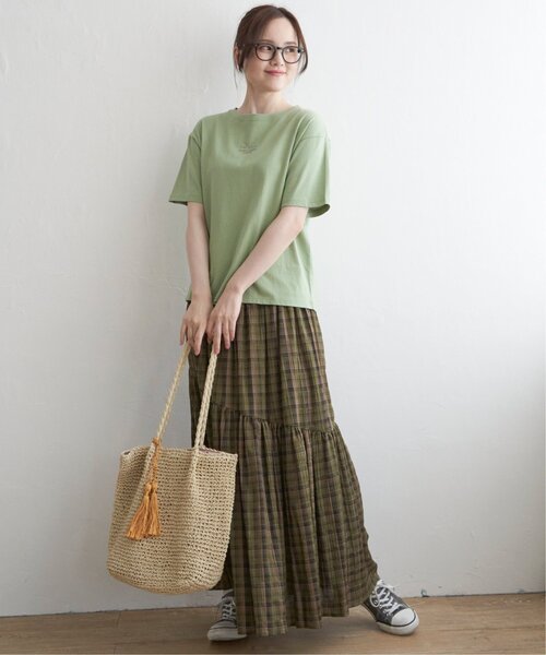 LBC（エルビーシー）の「ミニロゴ刺繍Tシャツ（Tシャツ/カットソー・レディース・ブルー/ホワイト/グリーン/チャコール/オレンジ・L/M）」の6枚目の写真