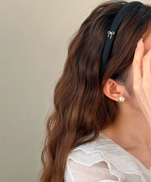 LAFFMO（ラフモ）の「リボンモチーフカチューシャ（カチューシャ・レディース・ブラック/パープル・F）」の2枚目の写真