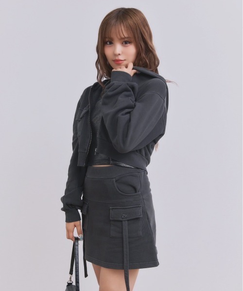 INTER FACTORY(インターファクトリー)の「おさき - (セットアップ)ピグメントジップアップパーカー&カーゴミニスカート made in INTER FACTORY(セットアップ・レディース・チャコールグレー/オフホワイト・FREE)」の21枚目の写真