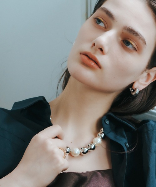 YECCA VECCA（イェッカヴェッカ）の「パールMIXメタルチャンキーネックレス（ネックレス・レディース・アンティークシルバー/シルバー・FREE）」の3枚目の写真