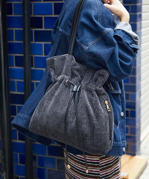 FREAK'S STORE（フリークスストア）の「限定展開　レザー ハンドル ラメ 巾着バッグ（トートバッグ・レディース・ナチュラル/グレー/ブラック・ONE SIZE）」の2枚目の写真