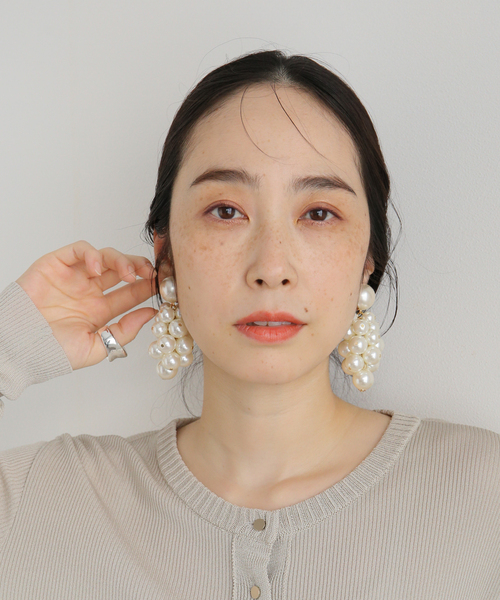 VERMEIL par iena(ヴェルメイユパーイエナ)の「Francine Bramli(フランシーヌ ブラムリ) パールイヤリング THEONIE48SA(イヤリング・レディース・アイボリー・FREE)」の5枚目の写真