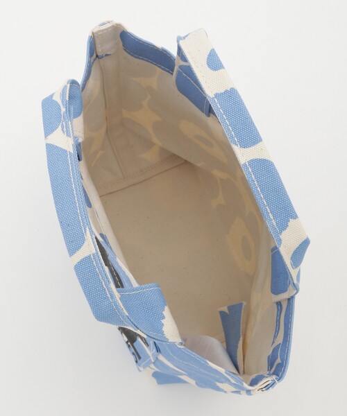 &Bridge(アンドブリッジ)の「Marimekko(マリメッコ) MONO MINI TOTEBAG(BU)(トートバッグ・レディース・ライトブルー・99)」の2枚目の写真