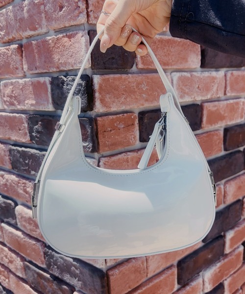 Newlyme（ニューリーミー）の「ハーフムーンコンパクトバッグ（ショルダーバッグ・レディース・ブラック/レッド/ホワイト・FREE）」の2枚目の写真