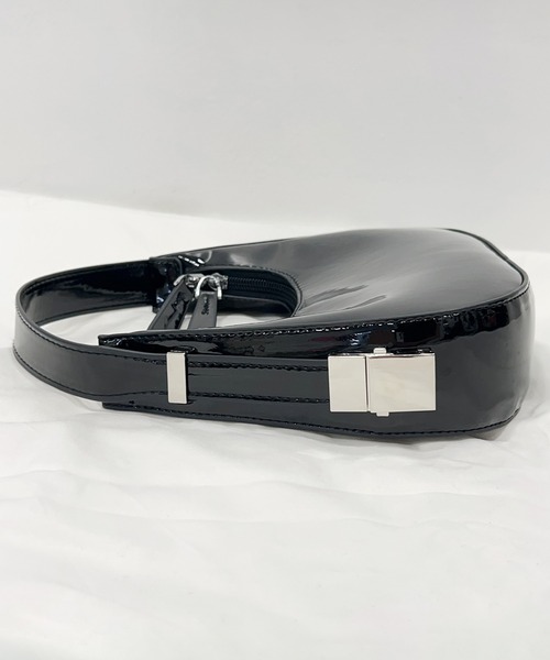 Newlyme（ニューリーミー）の「ハーフムーンコンパクトバッグ（ショルダーバッグ・レディース・ブラック/レッド/ホワイト・FREE）」の8枚目の写真