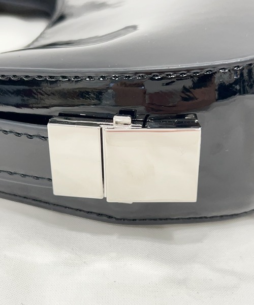 Newlyme（ニューリーミー）の「ハーフムーンコンパクトバッグ（ショルダーバッグ・レディース・ブラック/レッド/ホワイト・FREE）」の9枚目の写真