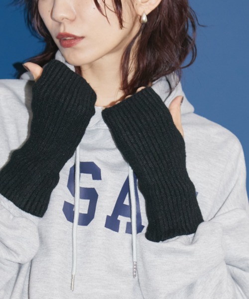 Auntie Rosa Holiday（アンティローザホリデー）の「リブグローブ / スマホタッチ対応（手袋・レディース・アイボリー/ブラック/ブルー/グリーン・FREE）」の13枚目の写真