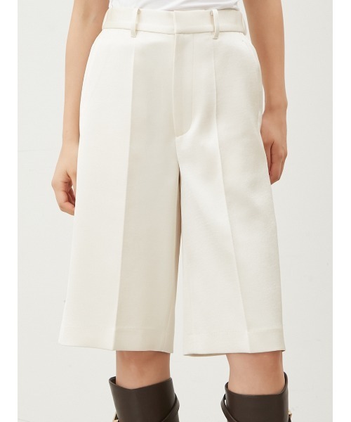 Mila Owen（ミラオーウェン）の「サテンハーフパンツ（その他パンツ