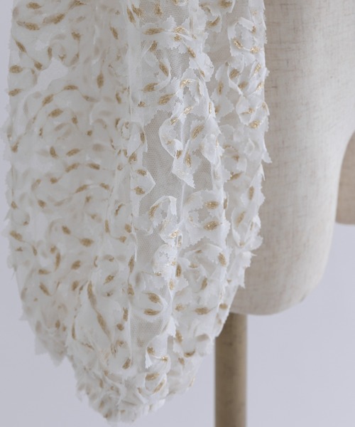 EN NEUME(エンノイム)の「Lurex Ruffle Tulle Volume Sleeve Blouse(シャツ/ブラウス・レディース・アイボリー/ブラック・FREE)」の12枚目の写真