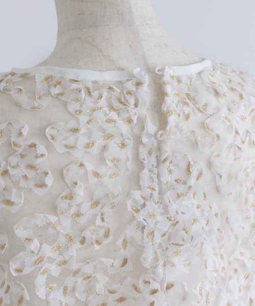 EN NEUME(エンノイム)の「Lurex Ruffle Tulle Volume Sleeve Blouse(シャツ/ブラウス・レディース・アイボリー/ブラック・FREE)」の14枚目の写真