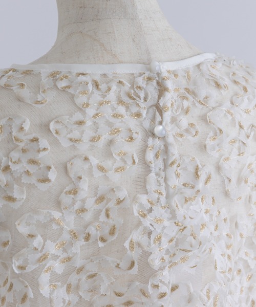 EN NEUME(エンノイム)の「Lurex Ruffle Tulle Volume Sleeve Blouse(シャツ/ブラウス・レディース・アイボリー/ブラック・FREE)」の15枚目の写真