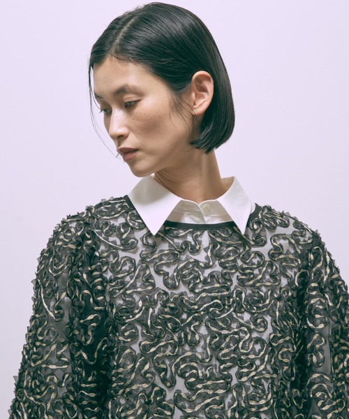 EN NEUME(エンノイム)の「Lurex Ruffle Tulle Volume Sleeve Blouse(シャツ/ブラウス・レディース・アイボリー/ブラック・FREE)」の3枚目の写真