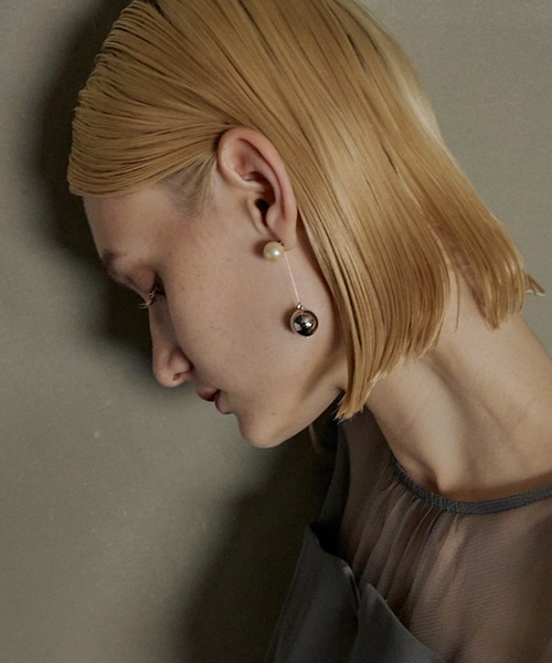 et.UNiVER（エトユニベール）の「Dot pias（ピアス（両耳用）・レディース・ゴールド/シルバー・FREE）」の2枚目の写真