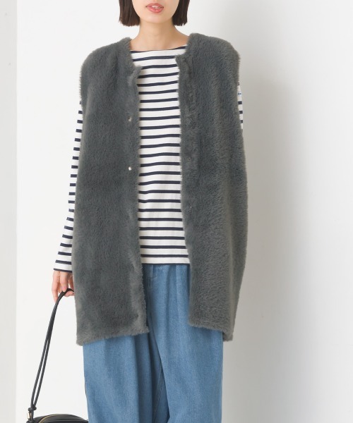 OMNES（オムネス）の「フェザーヤーンダブルフェイスニットベスト（ベスト・レディース・チャコールグレー/ベージュ・FREE）」の3枚目の写真