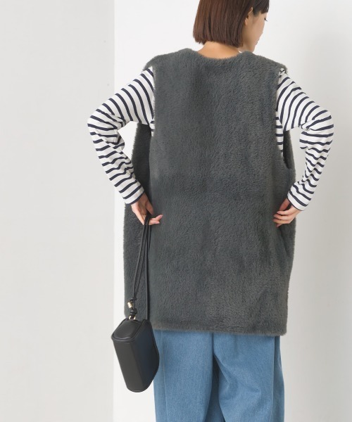 OMNES（オムネス）の「フェザーヤーンダブルフェイスニットベスト（ベスト・レディース・チャコールグレー/ベージュ・FREE）」の5枚目の写真