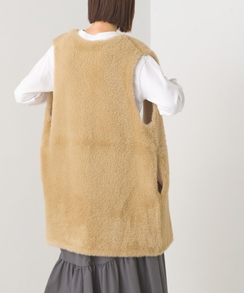 OMNES（オムネス）の「フェザーヤーンダブルフェイスニットベスト（ベスト・レディース・チャコールグレー/ベージュ・FREE）」の10枚目の写真