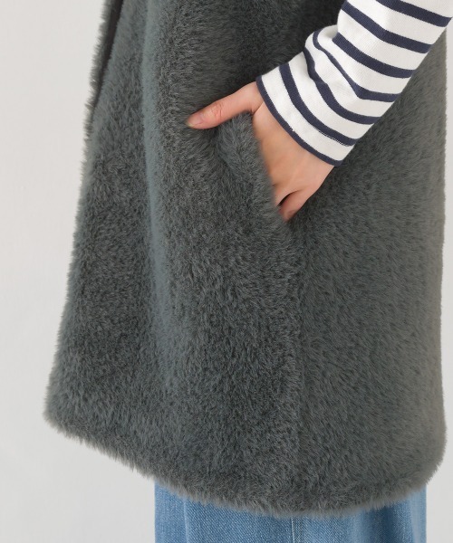 OMNES（オムネス）の「フェザーヤーンダブルフェイスニットベスト（ベスト・レディース・チャコールグレー/ベージュ・FREE）」の16枚目の写真