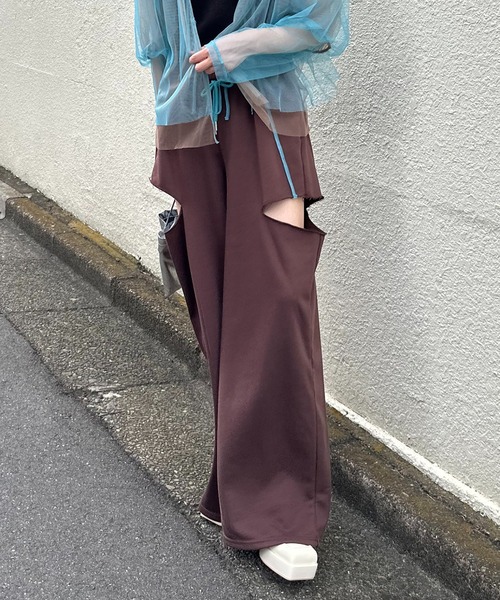 mi via loca(ミヴィアロカ)の「配色カットアウト スウェットパンツ(スウェットパンツ・レディース・ブラウン/カーキ/トップグレー・FREE)」の2枚目の写真