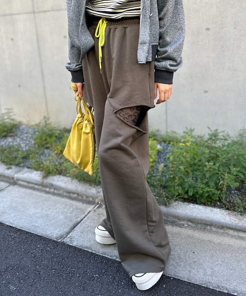 mi via loca（ミヴィアロカ）の「配色カットアウト スウェットパンツ