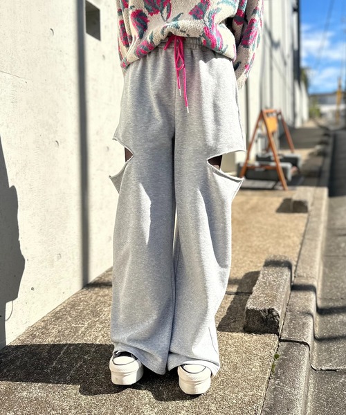 mi via loca(ミヴィアロカ)の「配色カットアウト スウェットパンツ(スウェットパンツ・レディース・ブラウン/カーキ/トップグレー・FREE)」の6枚目の写真