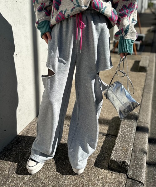 mi via loca（ミヴィアロカ）の「配色カットアウト スウェットパンツ