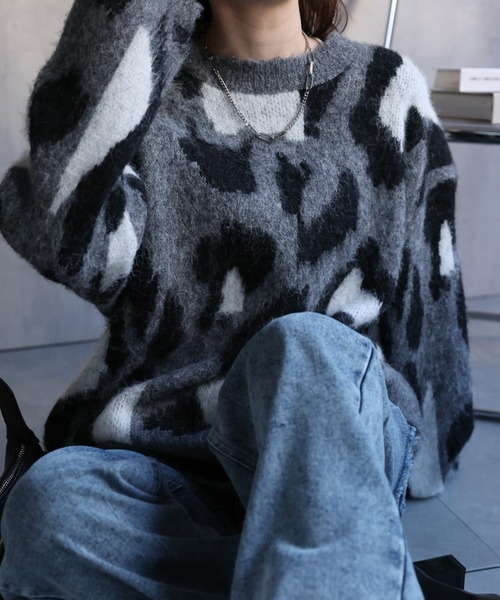 CREARE -LINO-(クレアーレリノ)の「〈ユニセックス商品〉レオパード柄オーバーサイズニットプルオーバー(ニット/セーター・レディース・グレー/ベージュ・FREE)」の16枚目の写真