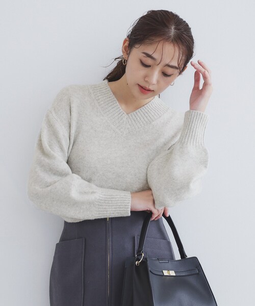 index（インデックス）の「◆《6color》ラムライクVネックニット【洗濯機洗い可】（ニット/セーター・レディース・ベージュ/ホワイト系9/ライトグレー/ブルー系5/チャコールグレー/ベビーピンク・00）」の22枚目の写真