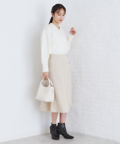 index（インデックス）の「◆《6color》ラムライクVネックニット【洗濯機洗い可】（ニット/セーター・レディース・ベージュ/ホワイト系9/ライトグレー/ブルー系5/チャコールグレー/ベビーピンク・00）」の8枚目の写真