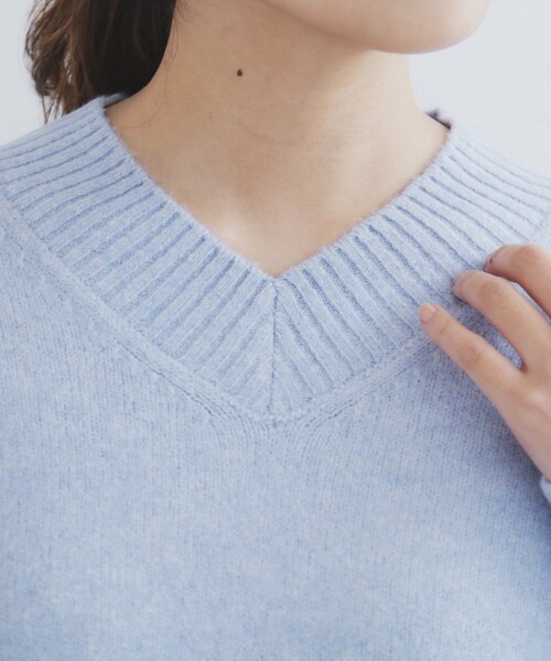 index（インデックス）の「◆《6color》ラムライクVネックニット【洗濯機洗い可】（ニット/セーター・レディース・ベージュ/ホワイト系9/ライトグレー/ブルー系5/チャコールグレー/ベビーピンク・00）」の17枚目の写真