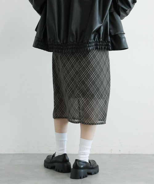 RAGEBLUE（レイジブルー）の「＜選べるミディ＆ロング丈＞バイアスチェックシアースカート（スカート・レディース・ダークグリーン/ブルー・MEDIUM/LARGE）」の7枚目の写真