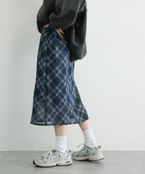 RAGEBLUE（レイジブルー）の「＜選べるミディ＆ロング丈＞バイアスチェックシアースカート（スカート・レディース・ダークグリーン/ブルー・MEDIUM/LARGE）」の16枚目の写真