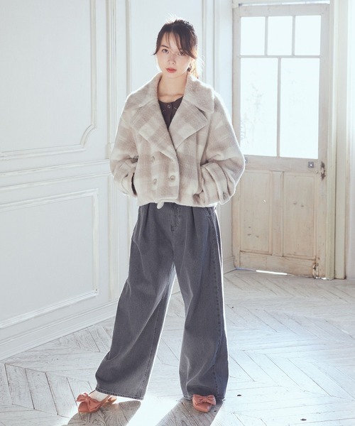 earth music&ecology(アースミュージックアンドエコロジー)の「タックホックデニムパンツ(デニムパンツ・レディース・ライトインディゴブルー/ブラック/ライトグレー・M/S)」の14枚目の写真