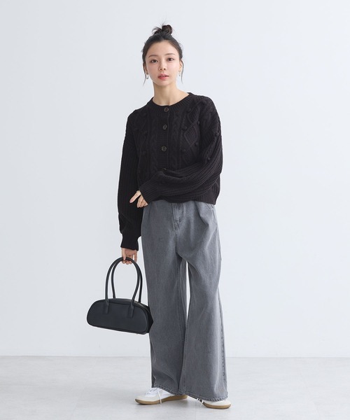 earth music&ecology(アースミュージックアンドエコロジー)の「タックホックデニムパンツ(デニムパンツ・レディース・ライトインディゴブルー/ブラック/ライトグレー・M/S)」の16枚目の写真